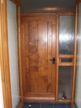 17-HouseDoor
